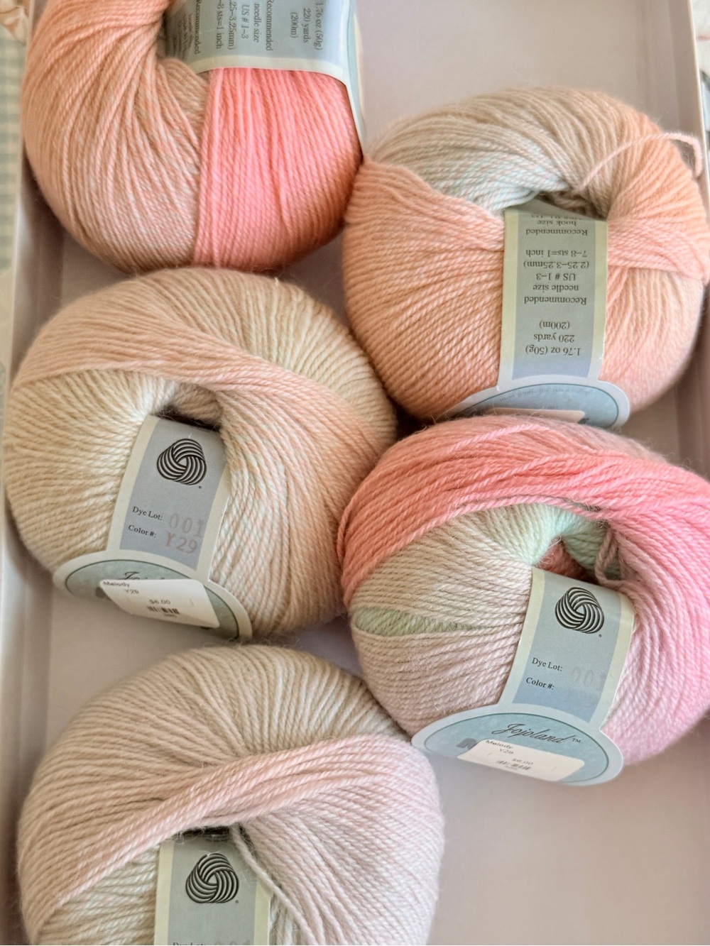 Jojoland MELODY Yarn, 5 balls